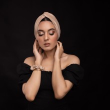 MOZA OVEA TURBAN SATIN BEIGE CLAIR