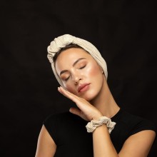 LANA-LATIFA OVEA ROYAL WHITE TURBAN WITH GOLD STRIPES