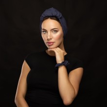 LANA-LATIFA OVEA TURBAN BLEU MARINE À RAYURES DORÉES