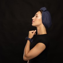 LANA-LATIFA OVEA TURBAN BLEU MARINE À RAYURES DORÉES