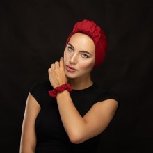LANA-LATIFA OVEA TURBAN BORDEAUX À RAYURES DORÉES